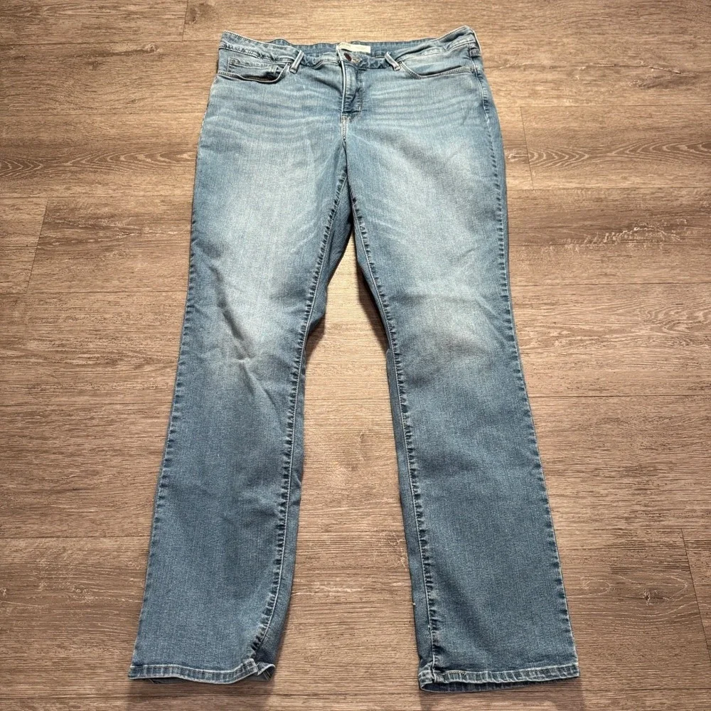 Levis Jeans Womens 34 Blue Denim Totally Shaping‎ Straight 34x32 Cotton Adult